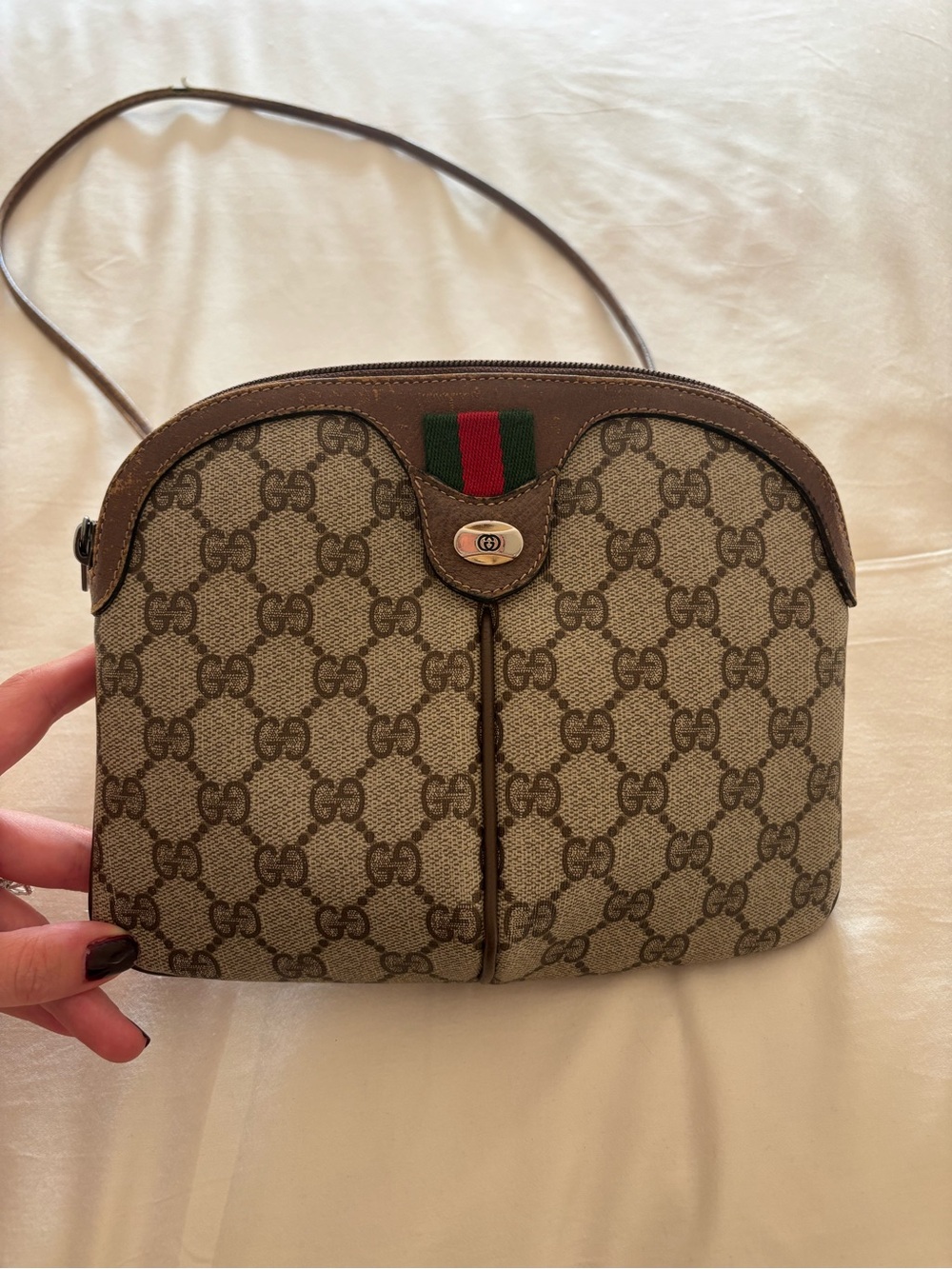 Authentic Vintage Gucci Accessory Collection GG Supreme Crossbody